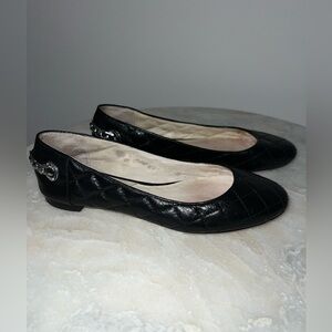 MICHAEL Michael Kors Rams Black Quilted Leather Ballet Flats & silver chain 8M